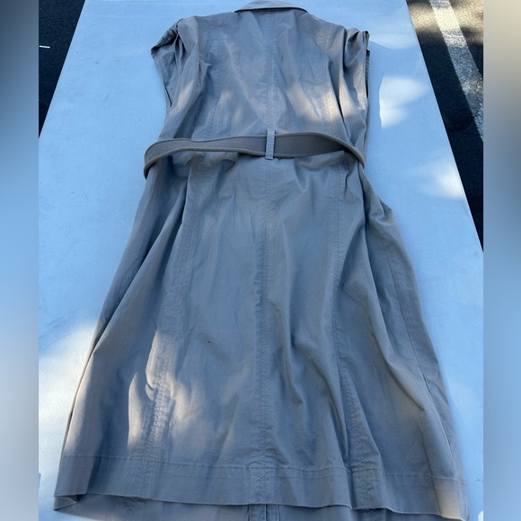 Calvin Klein jeans sleeveless dress with belt size L
Pit to pit: 17”
Length: 37” - Picture 2 of 8